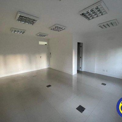 Salas/Conjuntos com 40m², no bairro Centro em Florianópolis