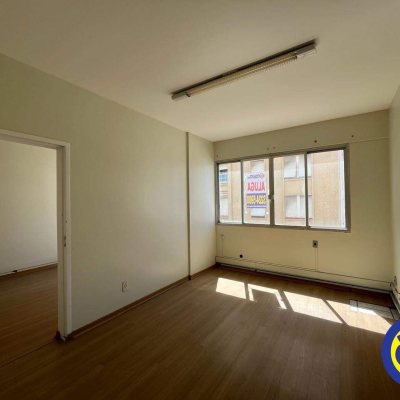 Salas/Conjuntos com 250m², 11 quartos, no bairro Centro em Florianópolis