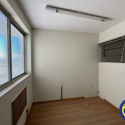 Salas/Conjuntos com 250m², 11 quartos, no bairro Centro em Florianópolis