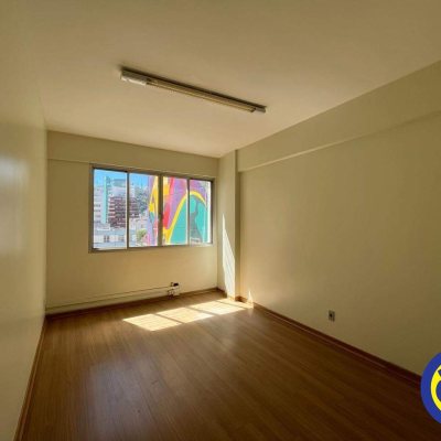 Salas/Conjuntos com 250m², 11 quartos, no bairro Centro em Florianópolis