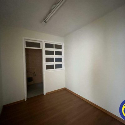 Salas/Conjuntos com 250m², 11 quartos, no bairro Centro em Florianópolis