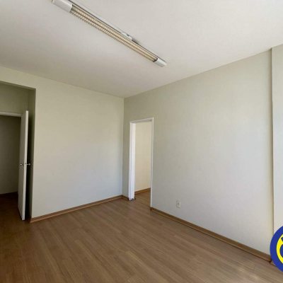 Salas/Conjuntos com 250m², 11 quartos, no bairro Centro em Florianópolis