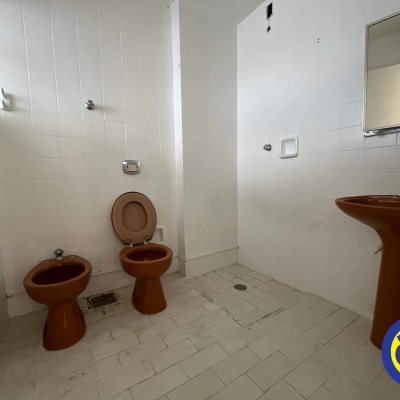 Salas/Conjuntos com 250m², 11 quartos, no bairro Centro em Florianópolis