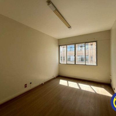 Salas/Conjuntos com 250m², 11 quartos, no bairro Centro em Florianópolis