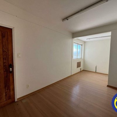Salas/Conjuntos com 250m², 11 quartos, no bairro Centro em Florianópolis