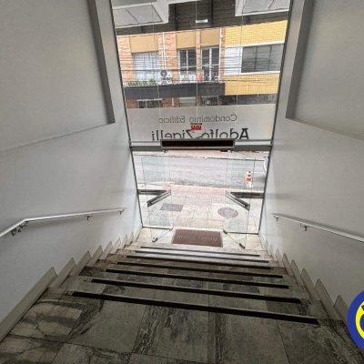 Salas/Conjuntos com 48m², no bairro Centro em Florianópolis