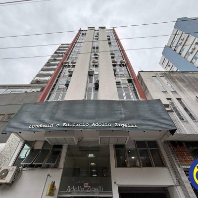 Salas/Conjuntos com 48m², no bairro Centro em Florianópolis