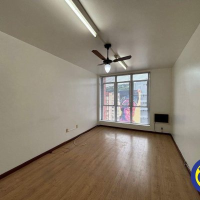 Salas/Conjuntos com 48m², no bairro Centro em Florianópolis