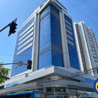 Sala com 33m², no bairro Estreito em Florianópolis