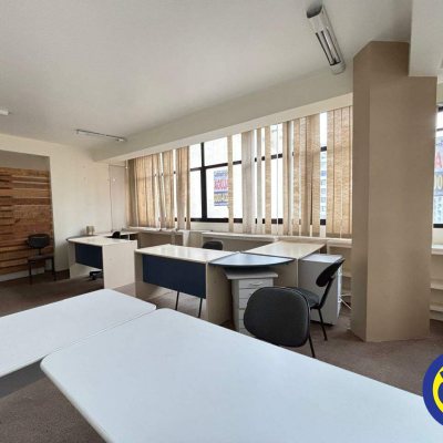 Salas/Conjuntos com 37m², no bairro Centro em Florianópolis