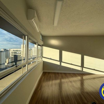 Salas/Conjuntos com 40m², no bairro Centro em Florianópolis