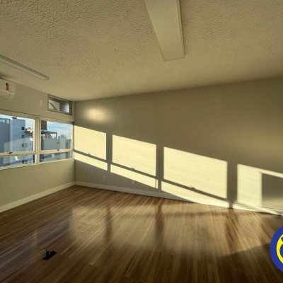 Salas/Conjuntos com 40m², no bairro Centro em Florianópolis