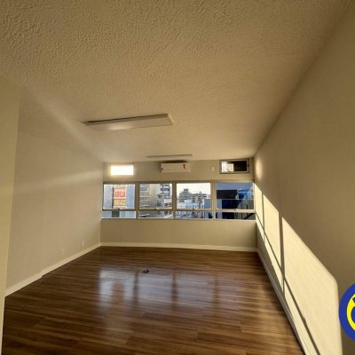Salas/Conjuntos com 40m², no bairro Centro em Florianópolis
