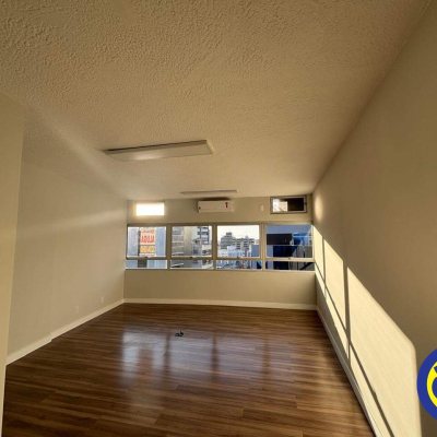 Salas/Conjuntos com 40m², no bairro Centro em Florianópolis