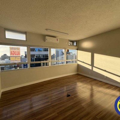 Salas/Conjuntos com 40m², no bairro Centro em Florianópolis