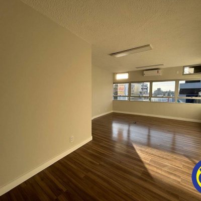 Salas/Conjuntos com 40m², no bairro Centro em Florianópolis