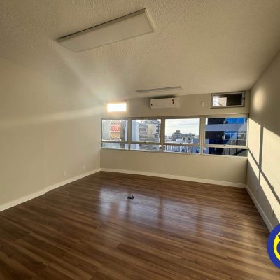 Salas/Conjuntos com 40m², no bairro Centro em Florianópolis