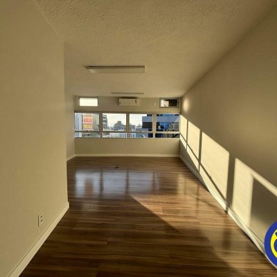 Salas/Conjuntos com 40m², no bairro Centro em Florianópolis