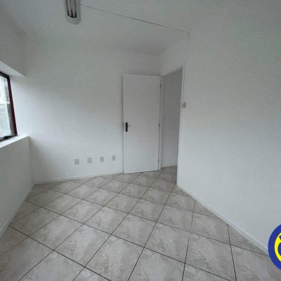 Sala com 40m², no bairro Centro em Florianópolis