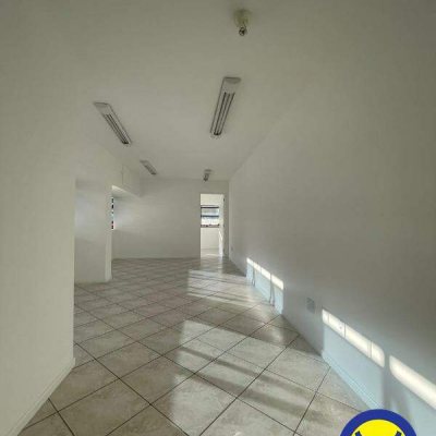 Sala com 40m², no bairro Centro em Florianópolis