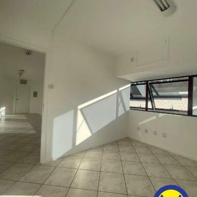 Sala com 40m², no bairro Centro em Florianópolis