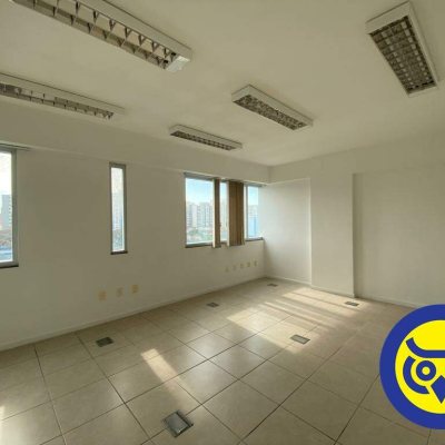 Salas/Conjuntos com 233m², 3 garagens, no bairro Centro em Florianópolis