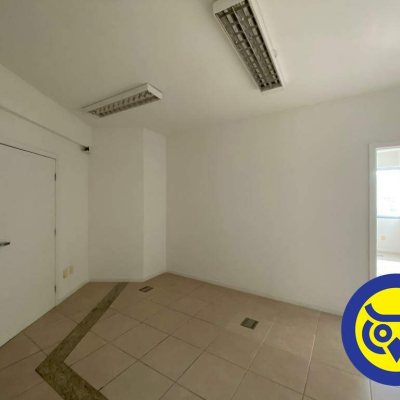 Salas/Conjuntos com 233m², 3 garagens, no bairro Centro em Florianópolis