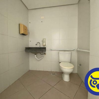 Salas/Conjuntos com 233m², 3 garagens, no bairro Centro em Florianópolis