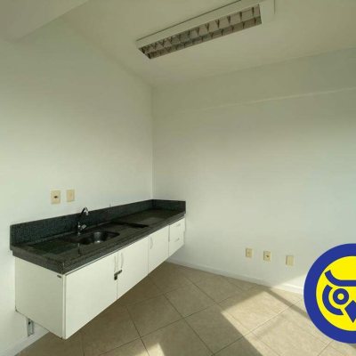 Salas/Conjuntos com 233m², 3 garagens, no bairro Centro em Florianópolis