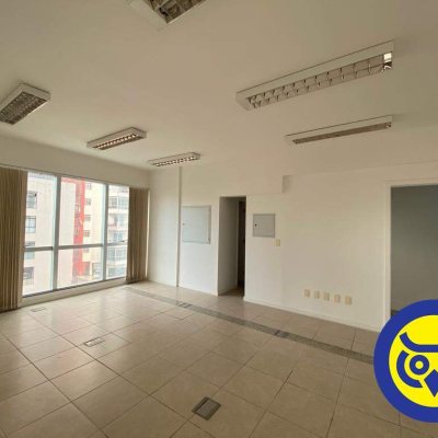 Salas/Conjuntos com 233m², 3 garagens, no bairro Centro em Florianópolis
