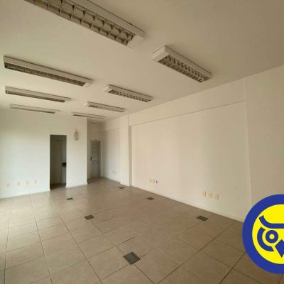 Salas/Conjuntos com 233m², 3 garagens, no bairro Centro em Florianópolis