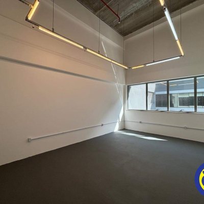 Salas/Conjuntos com 37m², 1 garagem, no bairro Saco Grande em Florianópolis