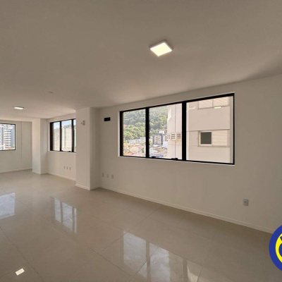 Salas/Conjuntos com 48m², 1 garagem, no bairro Centro em Florianópolis