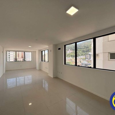 Salas/Conjuntos com 48m², 1 garagem, no bairro Centro em Florianópolis