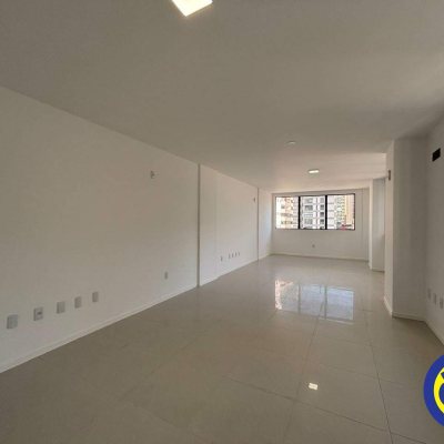 Salas/Conjuntos com 48m², 1 garagem, no bairro Centro em Florianópolis