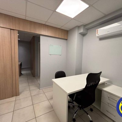 Salas/Conjuntos com 42m², 1 garagem, no bairro Centro em Florianópolis