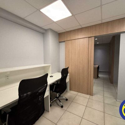 Salas/Conjuntos com 42m², 1 garagem, no bairro Centro em Florianópolis