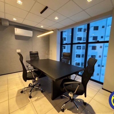 Salas/Conjuntos com 42m², 1 garagem, no bairro Centro em Florianópolis