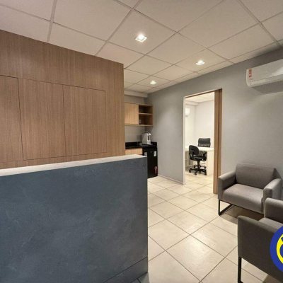 Salas/Conjuntos com 42m², 1 garagem, no bairro Centro em Florianópolis