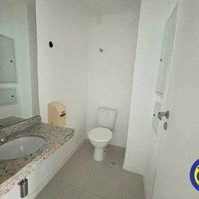 Salas/Conjuntos com 82m², 2 garagens, no bairro Trindade em Florianópolis