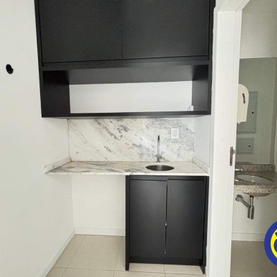 Salas/Conjuntos com 82m², 2 garagens, no bairro Trindade em Florianópolis