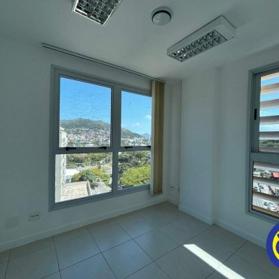 Salas/Conjuntos com 82m², 2 garagens, no bairro Trindade em Florianópolis