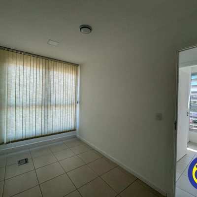 Salas/Conjuntos com 82m², 2 garagens, no bairro Trindade em Florianópolis