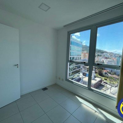 Salas/Conjuntos com 82m², 2 garagens, no bairro Trindade em Florianópolis