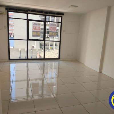 Salas/Conjuntos com 35m², no bairro Centro em Florianópolis
