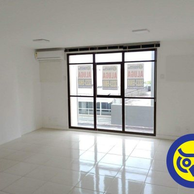 Salas/Conjuntos com 35m², no bairro Centro em Florianópolis