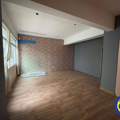 Salas/Conjuntos com 52m², no bairro Centro em Florianópolis