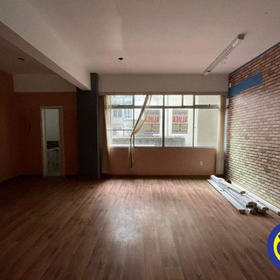 Salas/Conjuntos com 52m², no bairro Centro em Florianópolis