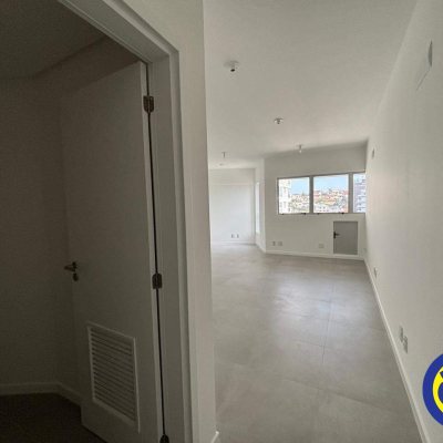 Salas/Conjuntos com 34m², no bairro Balneário em Florianópolis