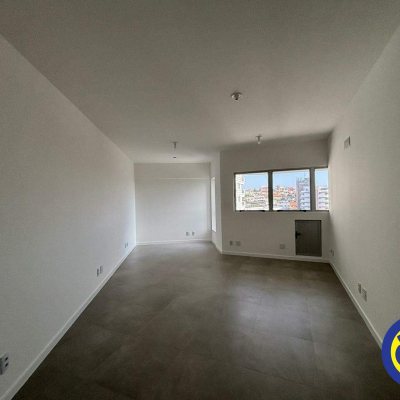 Salas/Conjuntos com 34m², no bairro Balneário em Florianópolis